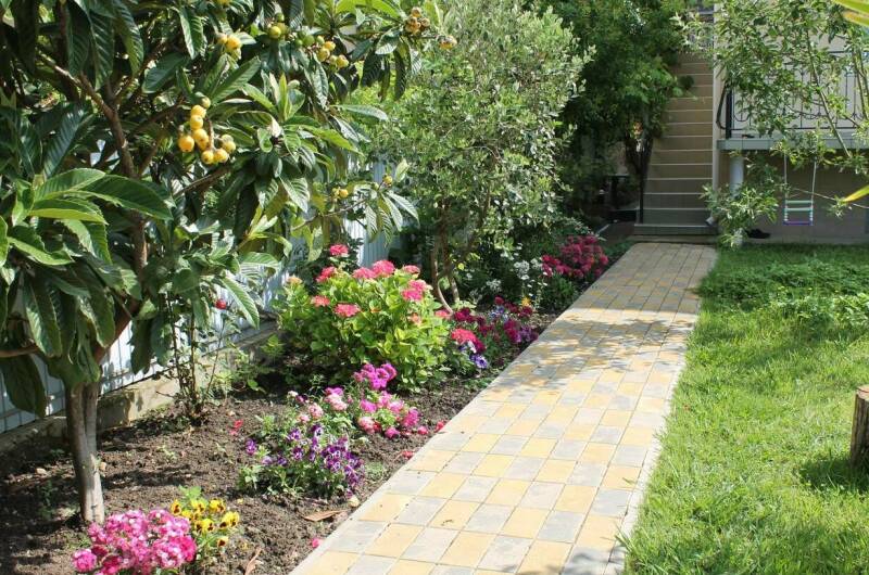 Гостевой дом «Лужайка»