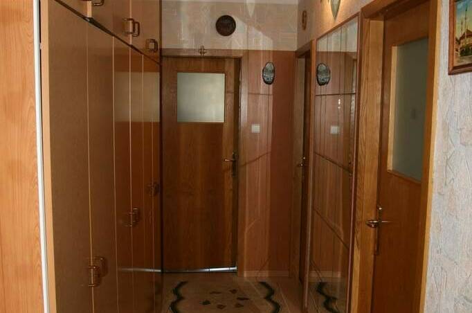 Двухкомнатная в «Высотке» на Партизанской