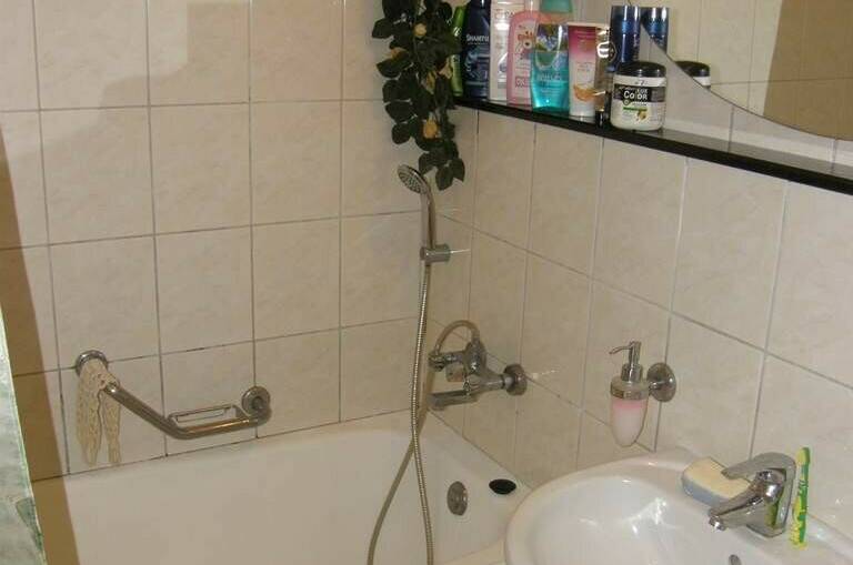 Двухкомнатная в «Высотке» на Партизанской