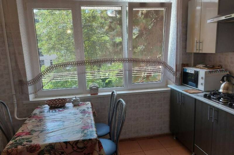 Однокомнатная на Победе