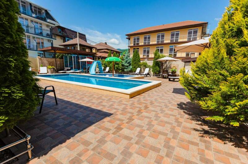 Гостиница «ДиКрис»