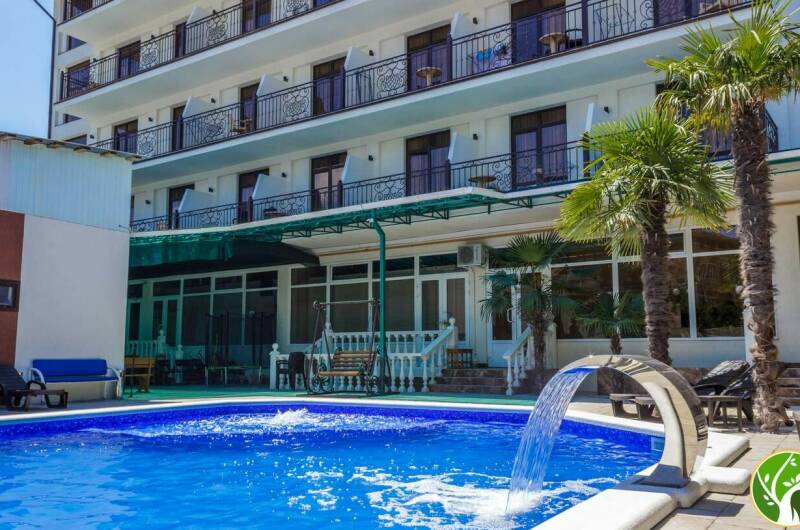 Отель «Лаура»