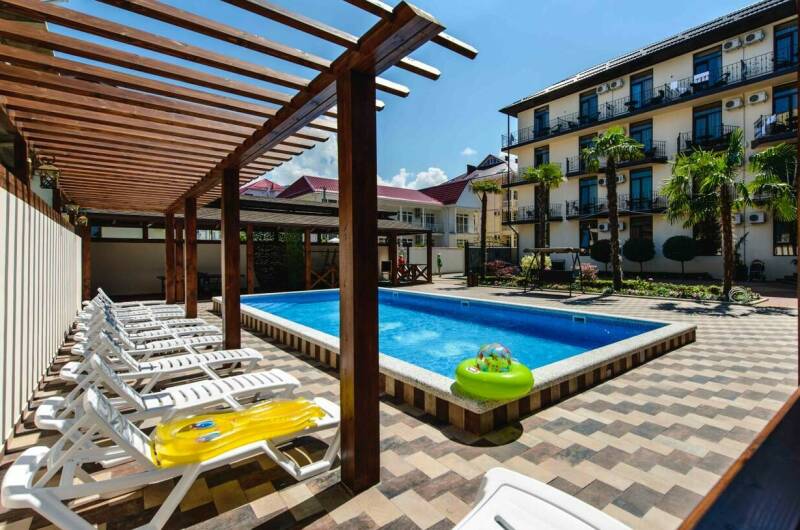 Отель «Seven» (бывш. «Лазаревское»)