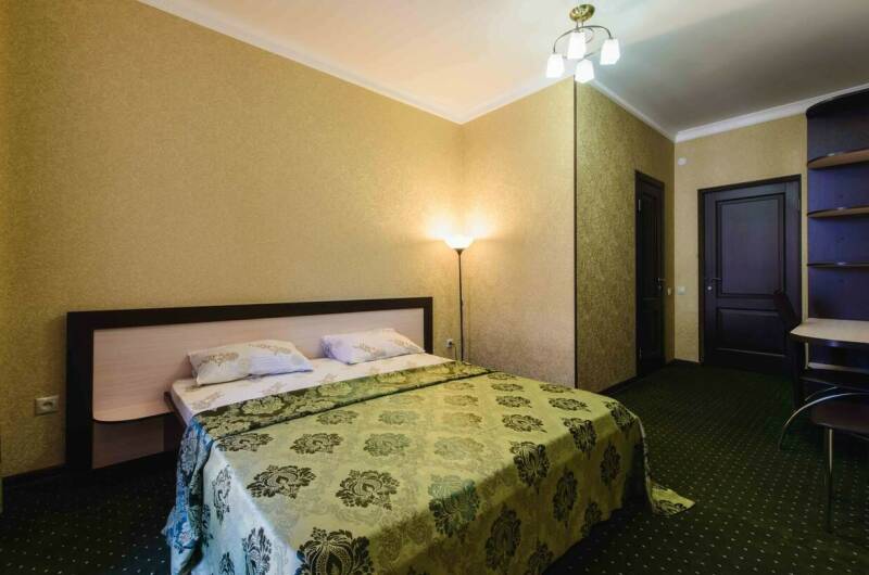 Отель «Seven» (бывш. «Лазаревское»)