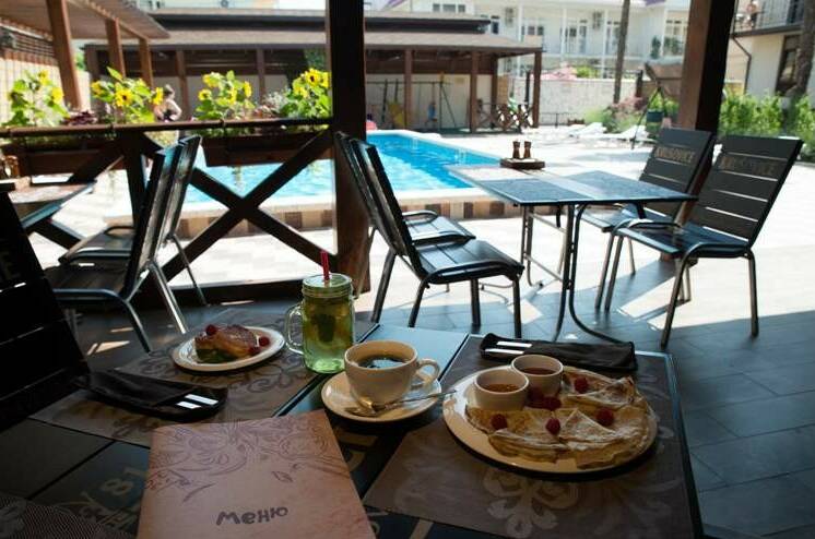 Отель «Seven» (бывш. «Лазаревское»)