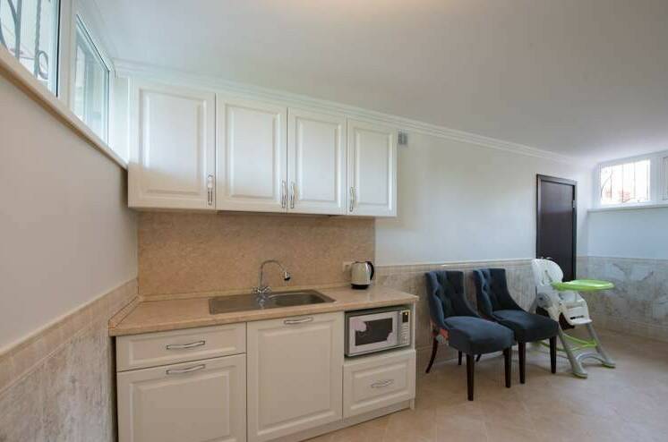 Отель «Seven» (бывш. «Лазаревское»)