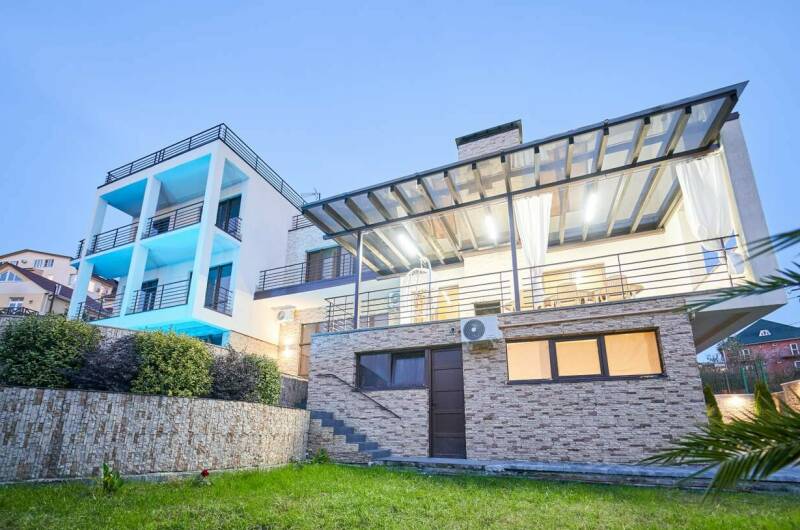 Апартаменты с бассейном