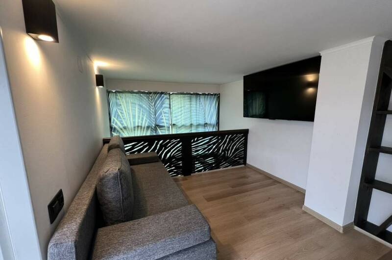 Двухуровневые апартаменты у моря