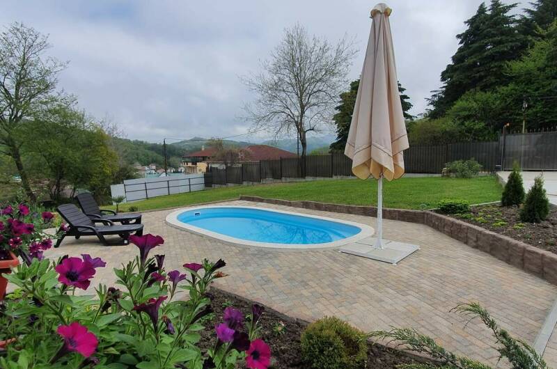 ЭкоДомик у моря с бассейном