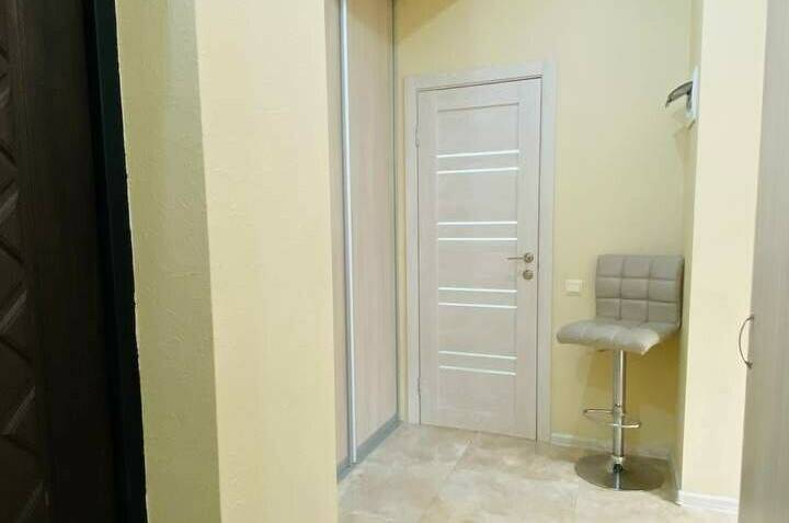 Однокомнатная квартира на Калараша 64