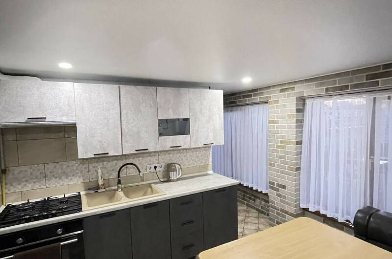 Квартира под ключ в частном доме с отдельным вход